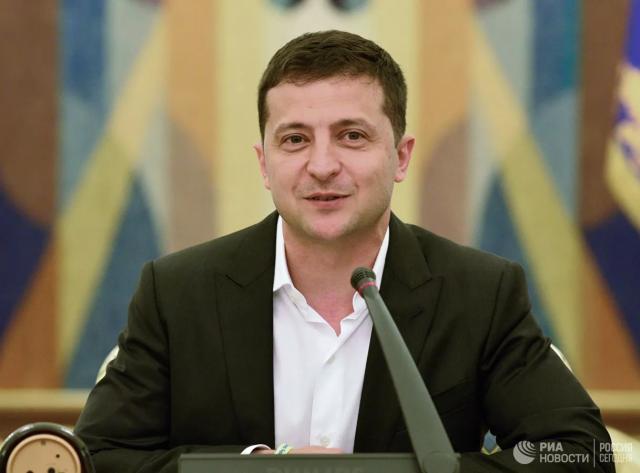 乌克兰总统泽连斯基薪资曝光：税后不到一千美元