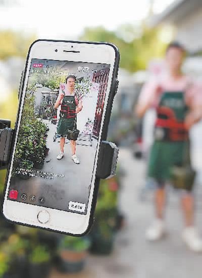 工资条里看巨变：我国居民收入已实现历史性突破