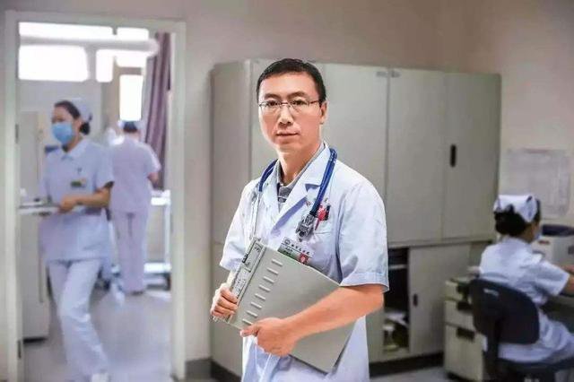 都觉得医生收入高，而医生为啥说工资太低？