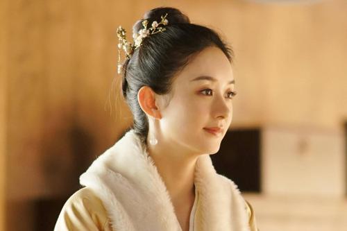 知情人爆料:赵丽颖团队工作人员月工资四万五