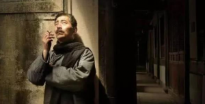 鲁迅每月有350块大洋工资，假如生活在现代，他处于什么阶层？