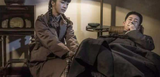 鲁迅每月有350块大洋工资，假如生活在现代，他处于什么阶层？