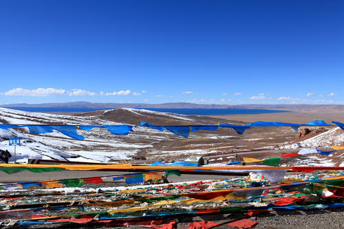 西藏贫困群众人均纯收入突破万元