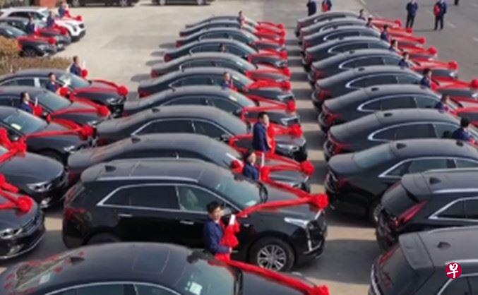 山东企业年终奖 40员工获赠私家车 山东企业年终奖 40员工获赠私家车