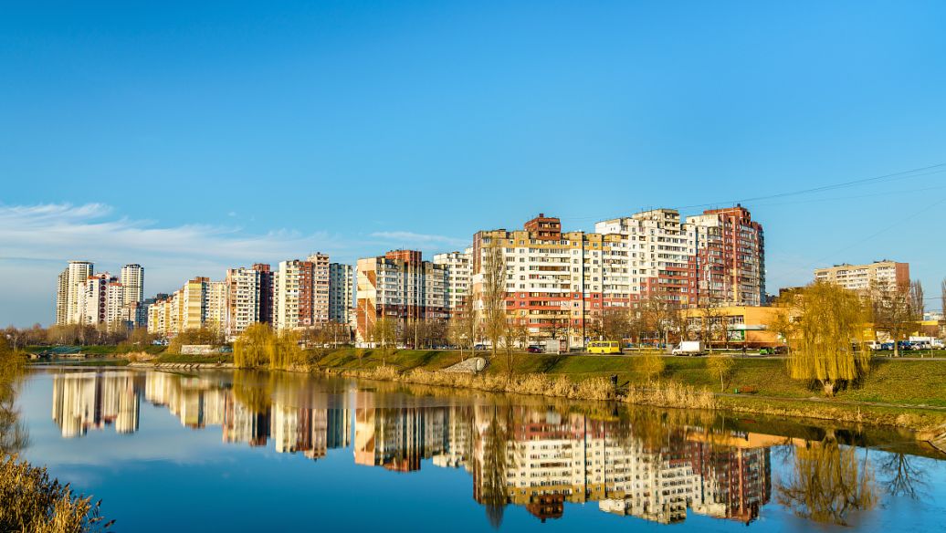 碧桂园服务：去年收入增长61.7%至156亿元 对2025年实现千亿元收入目标有信心