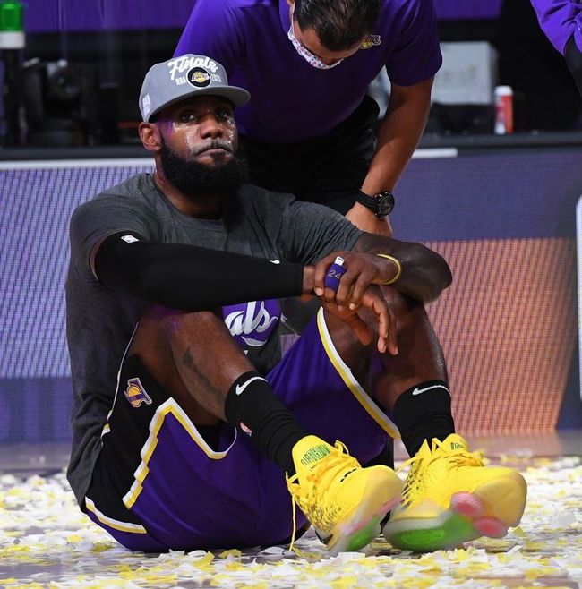 詹姆斯最新年收入曝光：高达9650万美元