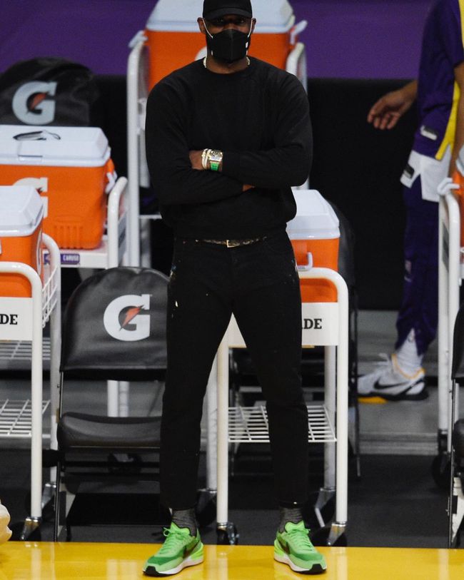 詹姆斯最新年收入曝光：高达9650万美元