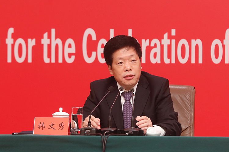 中国人均国民收入超1万美元 中国人均国民收入超1万美元