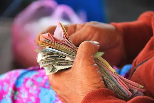 全国城镇单位就业人员平均工资保持稳步增长 全国城镇单位就业人员平均工资保持稳步增长